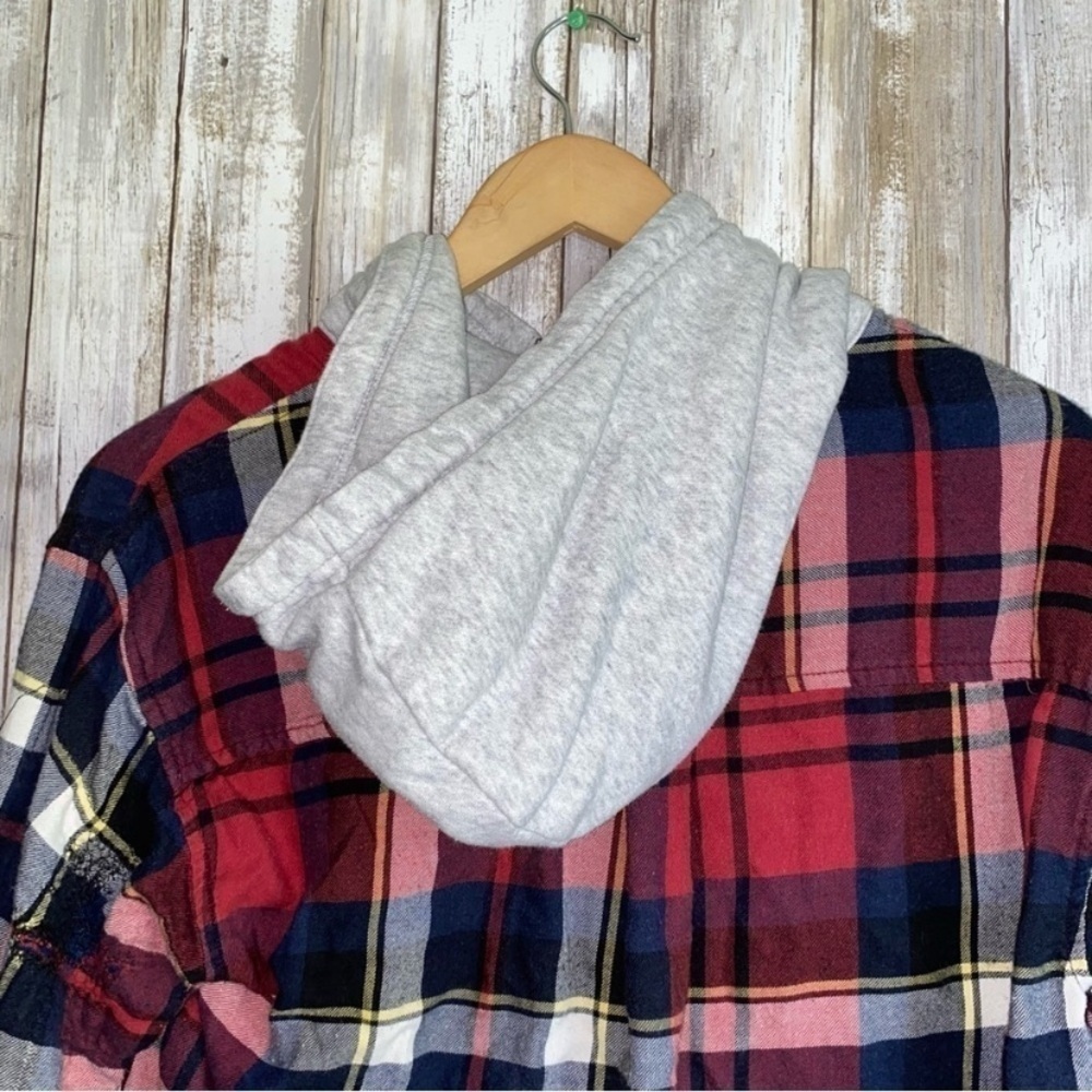 American Eagle Cozy Cabin Cropped Hoodie Flannel - Picture 7 of 8